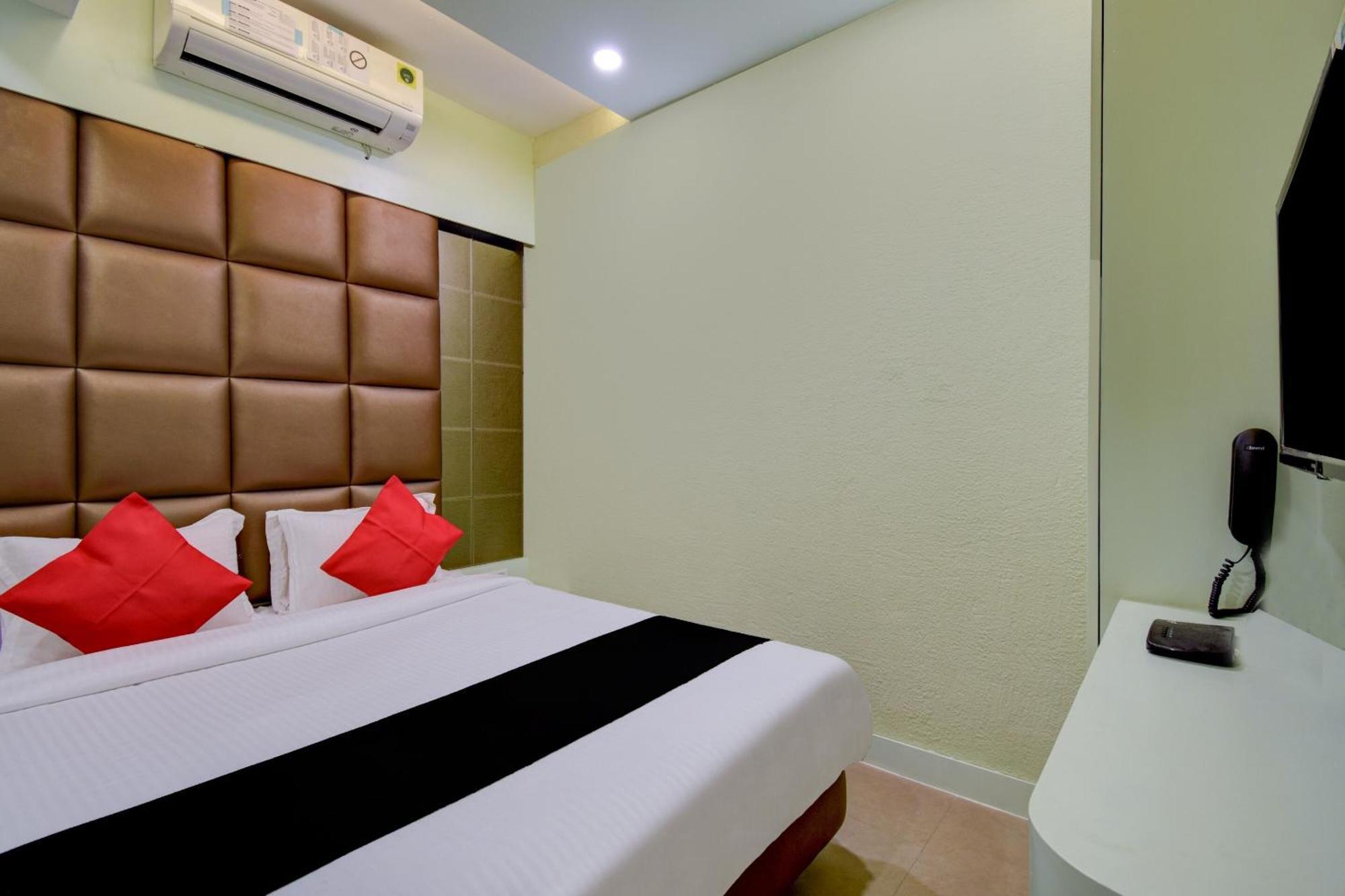 Super Collection O Snowfox Hotel Колката Екстериор снимка